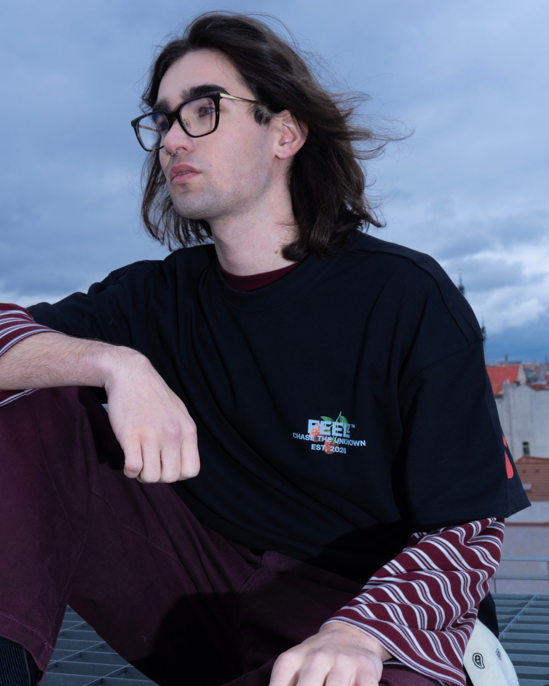 CHASE THE UNKNOWN TEE