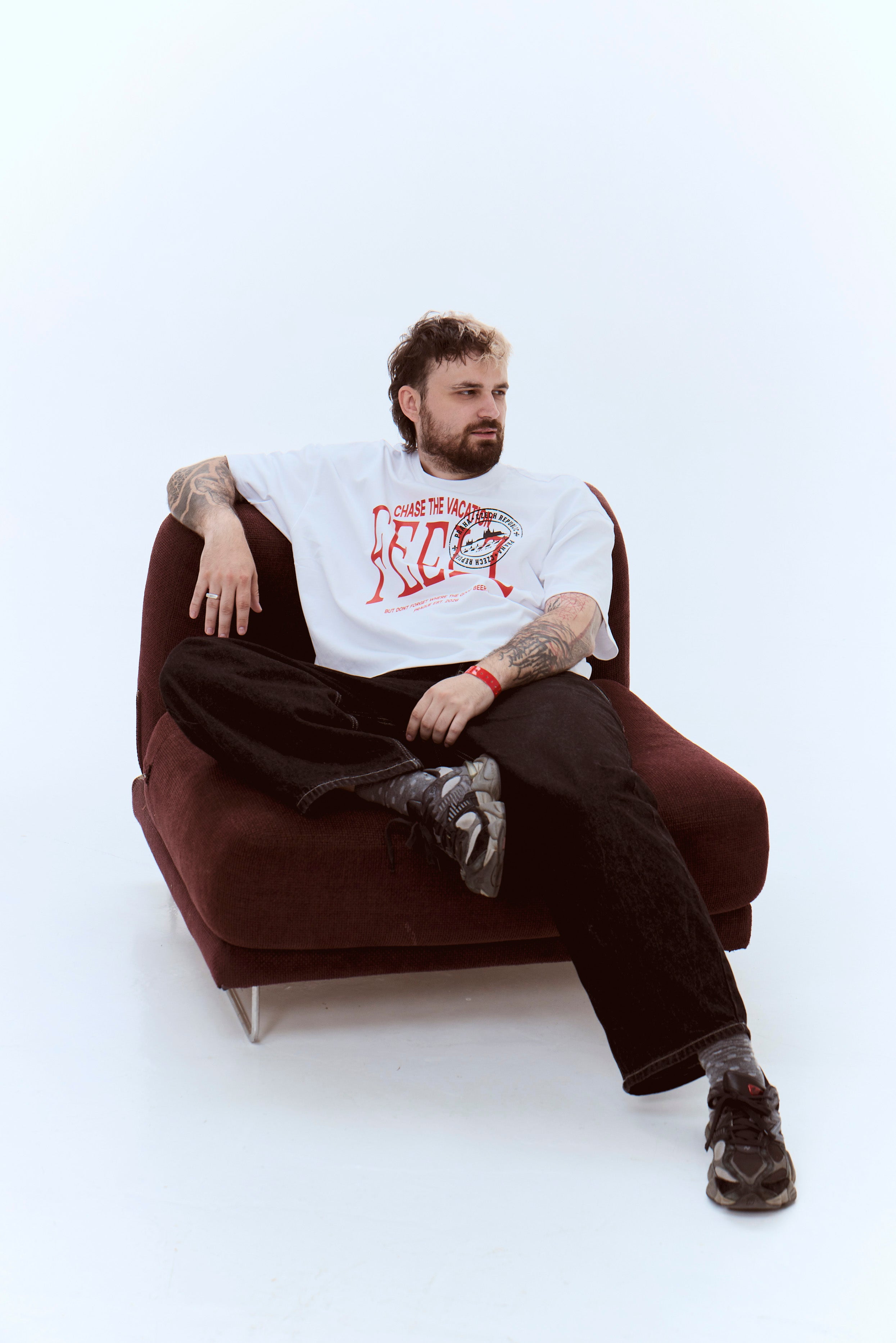 CHASE THE VACATION TEE