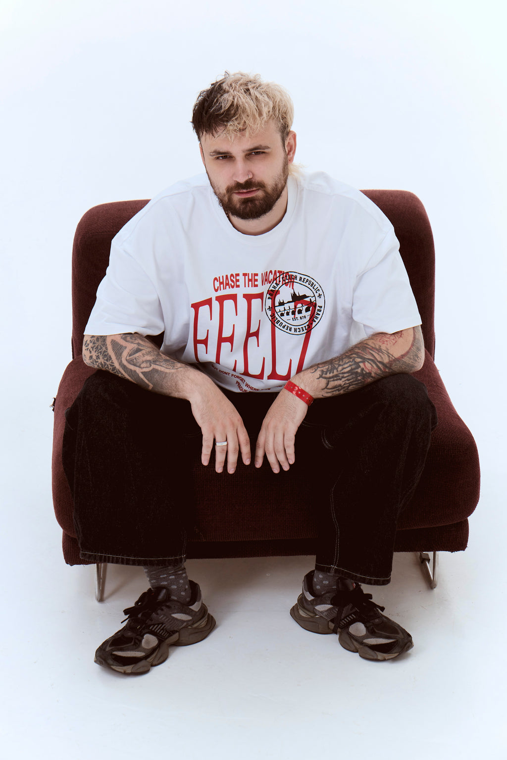 CHASE THE VACATION TEE